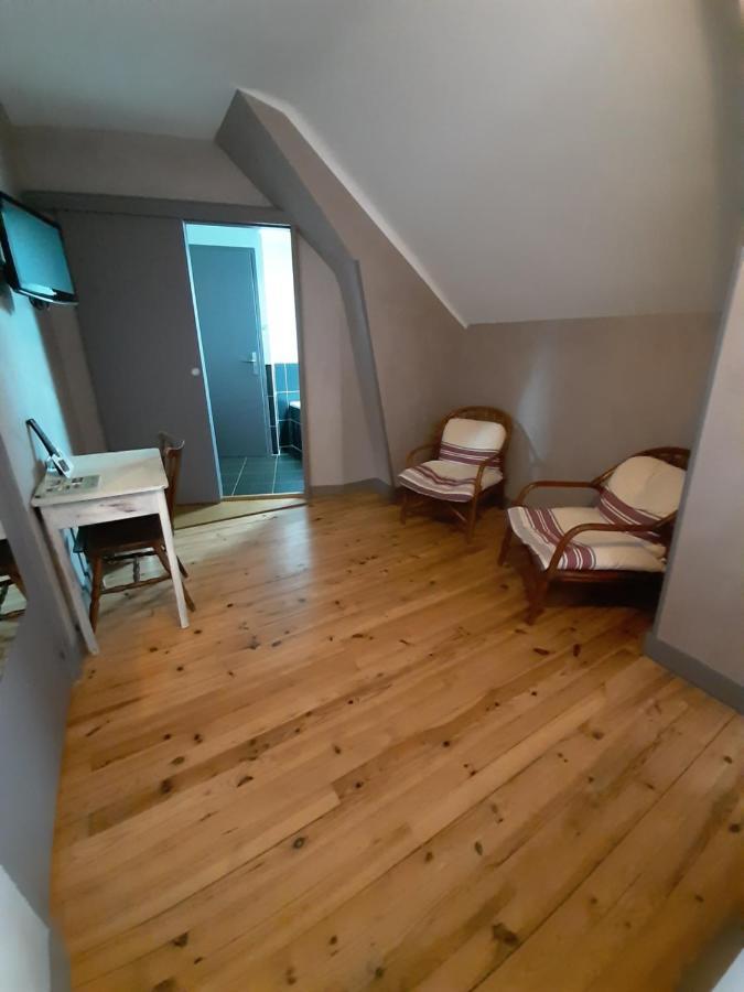 Logis Hotel Restaurant L'Auberge Du Chateau Muret-le-Château エクステリア 写真